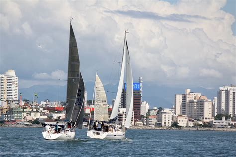 Sol Aparece E Presenteia Velejadores Belo Dia Na Regata Fortalezas