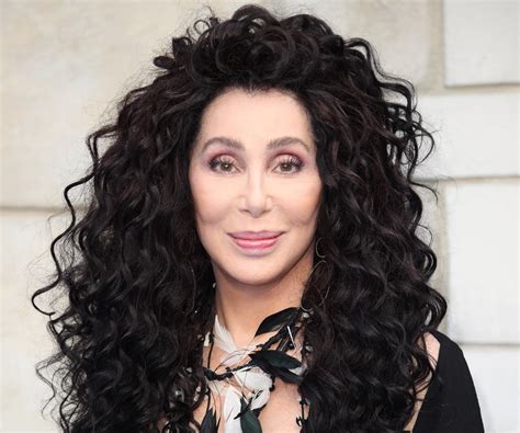 Does Cher Wear A Wig