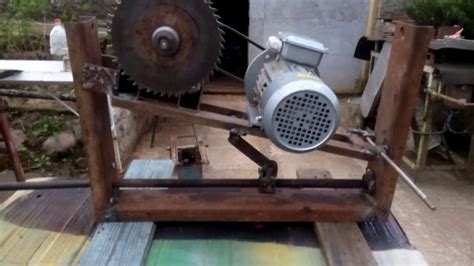 Циркулярка с подъемом и наклоном пильного диска #1 - YouTube