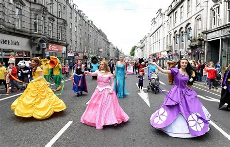 Thousands Of People Descend On Aberdeen For City Festival Press And