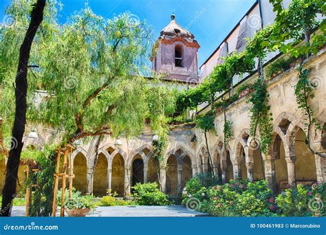 Convento Della Chiesa Di Assisi Del ` Di San Francesco D A Sorrento