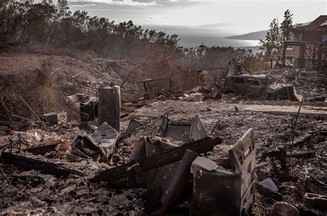 Scenes of Destruction and Resilience in Maui After the Fire | TIME