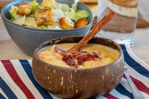 Cheddar Seafood Chowder Martins Famous Potato Rolls And Bread