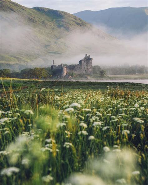 Kilchurn Castle Ruins, Scotland 🌼💚 : r/natureisbeautiful