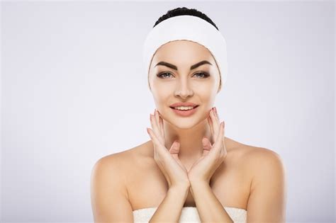 Premium Photo Beautiful Girl With Black Hair Fixed Behind Big Eyes Thick Eyebrows And Naked