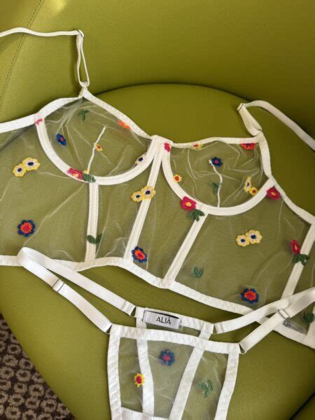 ALIÁ LINGERIE Ręcznie szyta bielizna w Krakowie Polska Marka Alia Lingerie