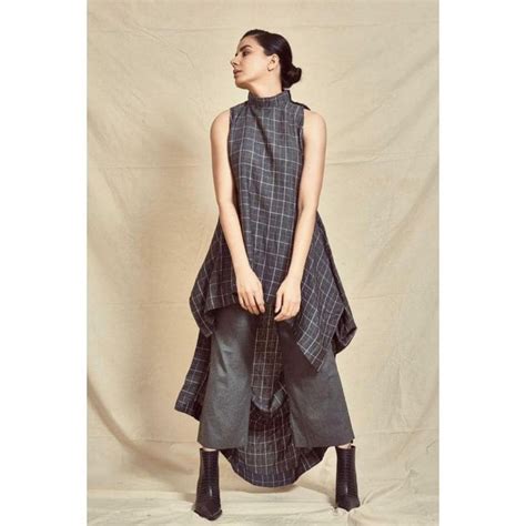 Kirti Kulhari Looks Hot And Sexy In These Throwback Photos Take A Look News