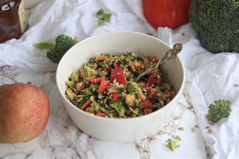 Brokkoli Salat Mit Paprika Und Apfel