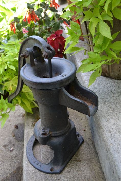 Primitive Vintage Water Well Pump Home Garden D Cor Etsy Well Pump