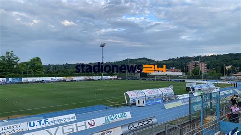 Il Palermo Tifa Feralpisal Tifosi Rosa Presenti Allo Stadio Turina