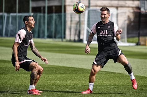 Lionel Messi tuvo su primer entrenamiento como nuevo jugador del París