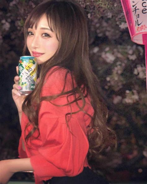 真優川咲さんのインスタグラム写真 真優川咲instagram「🌸🌳🍡🌃🥂 🌸 桜の季節 に生まれたあたし 👶🍼💓 なの