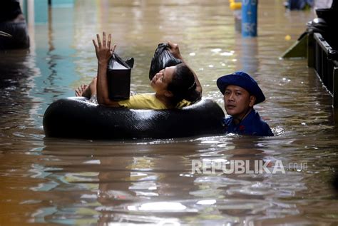 Atasi Banjir Di Jakarta Sekda Dki Bakal Bangun Drainase Republika