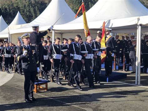 Gran Brillantez En La Jura De Bandera En Ferrol De Marineros Que