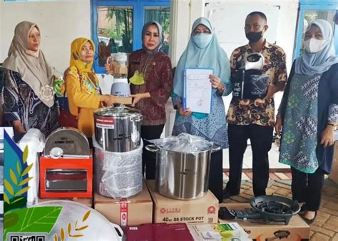 Serahkan Bantuan Sarana Produksi DP2 Makassar Berharap Mampu