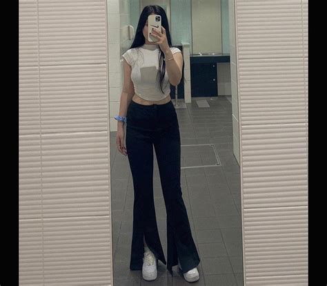 Sở hữu số đo vòng một hơn m hai cô nàng hot girl Việt vẫn khiến fan ngất ngây với vóc dáng