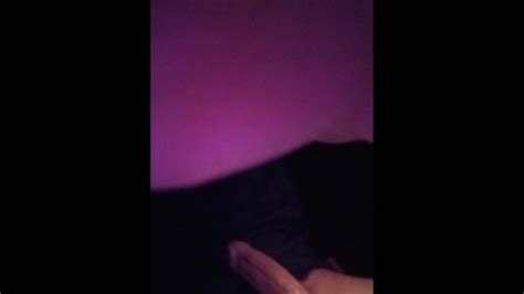 私が仕事で私の休憩に負荷をつぶしているのを見つけます Pornhub Gay