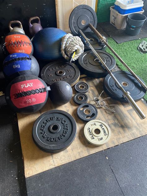 Treningsutstyr Vektstenger Bumper Plates Medisinballer Kettlebells