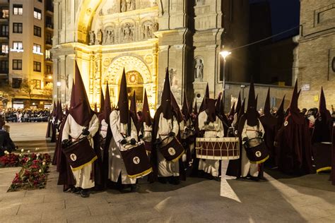 Fotos De La Procesi N De Las Tres Ca Das De Lunes Santo En Zaragoza