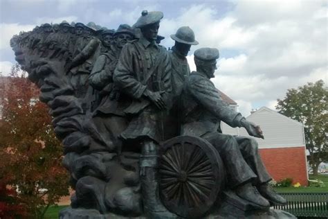 Canadian Veterans' Memorial - Waterloo - TracesOfWar.com