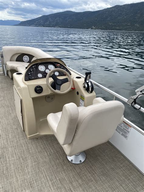 24' Sunchaser Pontoon | Kickin' Back Boat Rentals