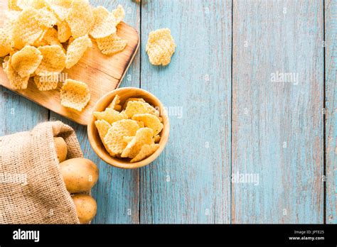 Crispy potato chips, potato Stock Photo - Alamy