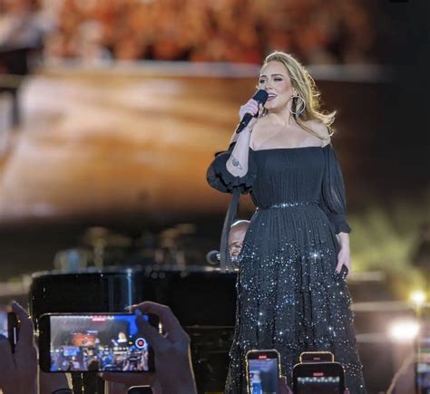 Adele Looks Glamorous On Second Night At Bst Hyde Park Festival Artofit