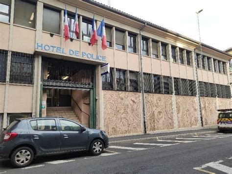 Le Puy en Velay 43 armé dun couteau il est interpellé devant le