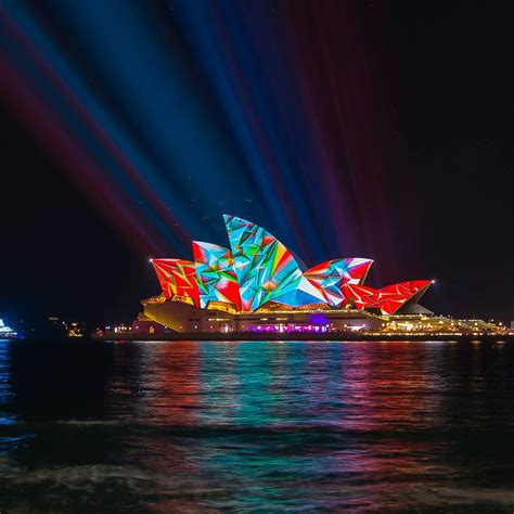 Light Turns Sydneys Buildings Into Dazzling Works Of Art In Annual