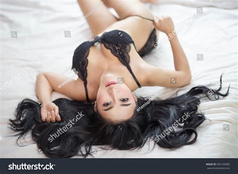 Sexy Woman Lingerie Posing Her Bed Stock Photo Edit Now 695130085