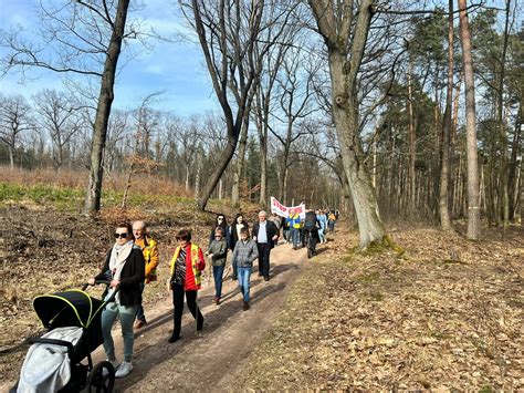 Spacer W Palowicach Kolejny Protest Przeciwko Cpk Radio