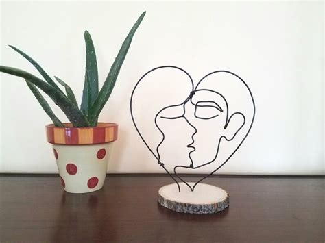 Wire Sculpture Of Kissing Couple Personalize Home Decor Etsy