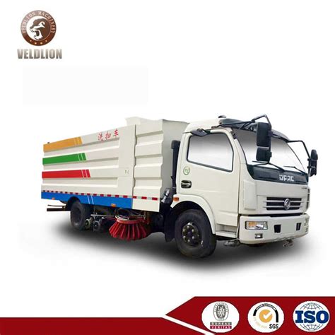 5 000 Litres Dongfeng Road Sweeper Truck With 5cbm Dusbin And 2cbm