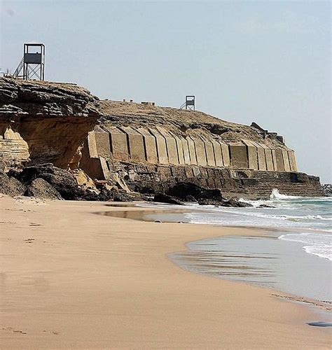 Image: Manora Beach, Karachi Pakistan