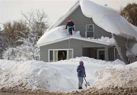 Deadly Storm Dumps Nearly 6 Feet Of Snow On Upstate Ny With More Coming Cbs News