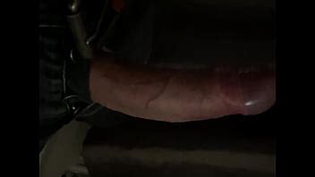 Gran Polla Saliendo De Los Jeans Lista Para Ser Chupada XVIDEOS