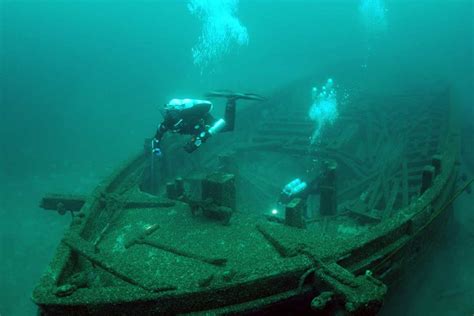 Under the Waves: Discover Lake Michigan Shipwrecks! | Go Valley Kids