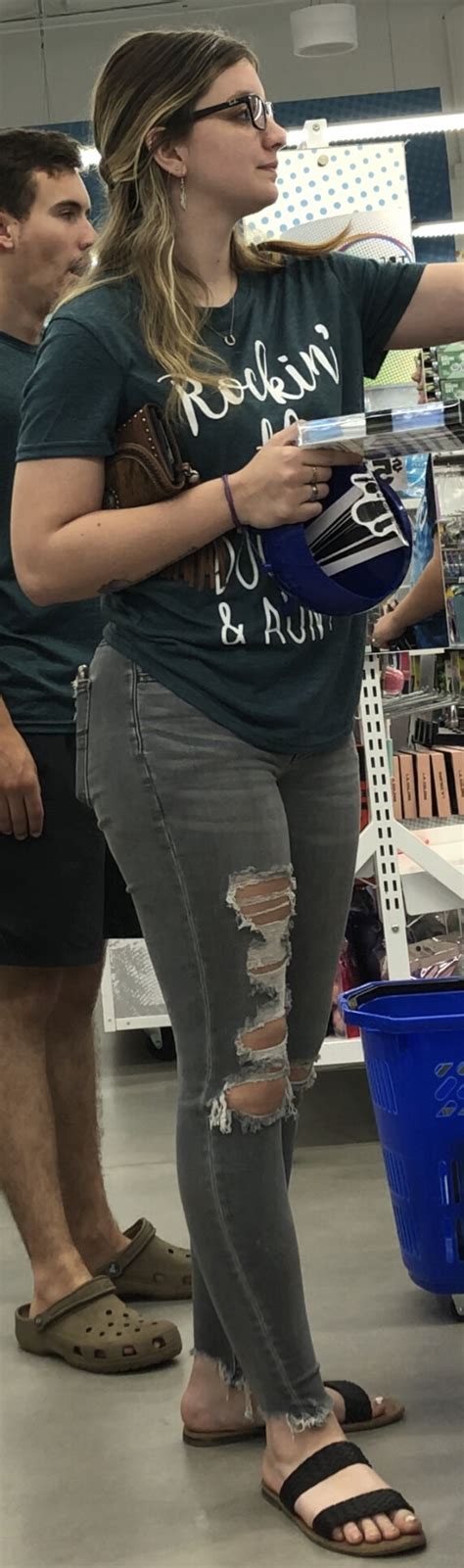 Bubble Butt Brunette In Jeans Tight Jeans Forum