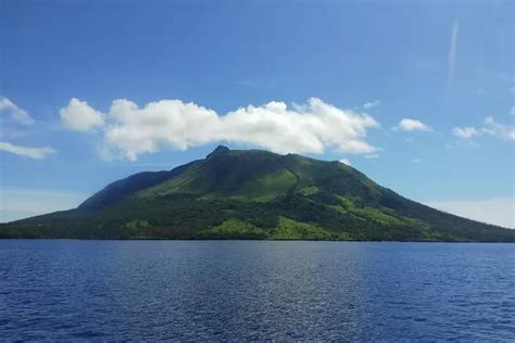 Gunung Ruang Kabupaten Kepulauan Sitaro Sulut Naik Status Jadi