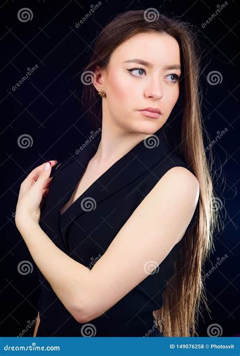 Skincare Cosmetics And Makeup Natural Beauty Pretty Woman With Brunette Hair Stockfoto Bild