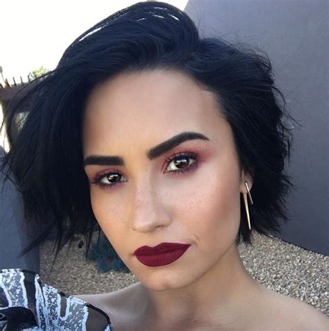 Em Entrevista Demi Lovato Diz Não Ligar Para Hits Radiofônicos Jovem Pan