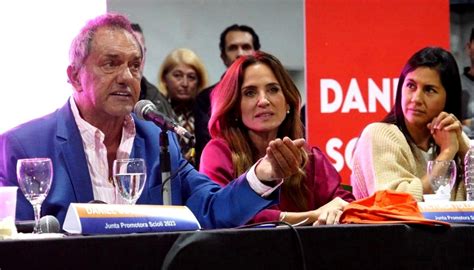 Scioli Y Tolosa Paz Afinan Campa A En Mar Del Plata De La Mano De Una