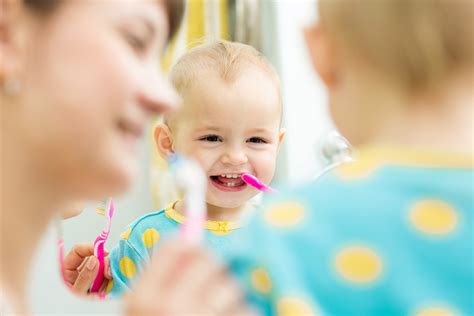 Cuidados Os Primeiros Dentes Do Beb Beb Bolas De Sab O