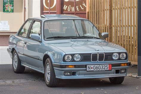 Bmw 3 Series Sedan 2 Door E30 Facelift 1987 318i 113 Hp 1987 1991 Specs And Technical