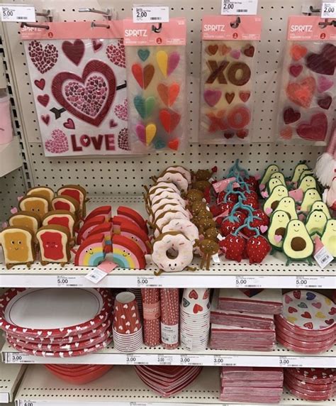 Pin by 𝓒𝓸𝓵𝓵𝓮𝓬𝓽𝓸𝓻 on Everything Valentine s Day Sugar cookie