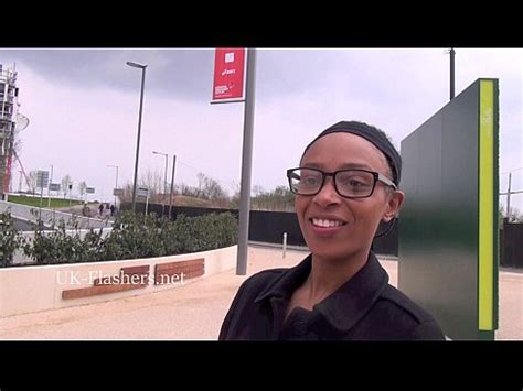 Ebony Amatrice Melanies Public Clignotant Et Exhibitionnistes Noir En Plein Air XVIDEOS