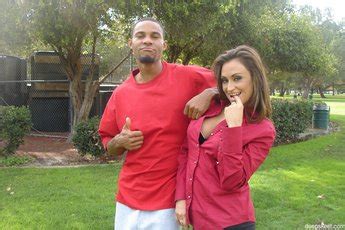 Big Tits Slut Claudia Valentine Makes A Bbc Disappear In Her Pussy Photos