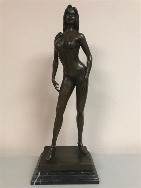 Buy Hot Girl Statue STATUE OF NAKED WOMAN STANDING FULLY NUDE