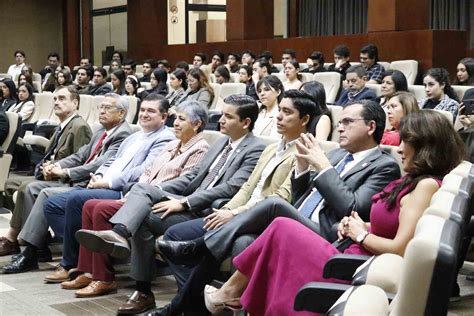 Toman Protesta A Nueva Mesa Directiva De J Venes Empresarios Uag