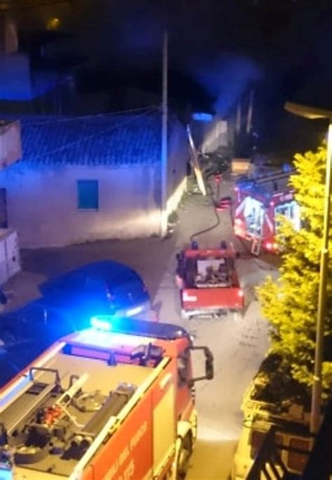 Reggio Calabria Incendio In Centro Vigili Del Fuoco Sul Posto Foto E